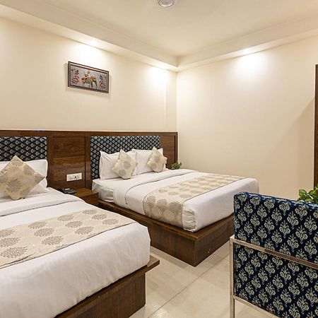 Hotel Emblem Suites- Near Delhi Airport New Delhi Luaran gambar