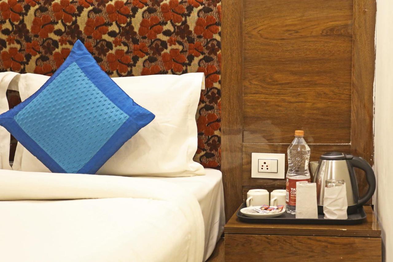 Hotel Emblem Suites- Near Delhi Airport New Delhi Luaran gambar
