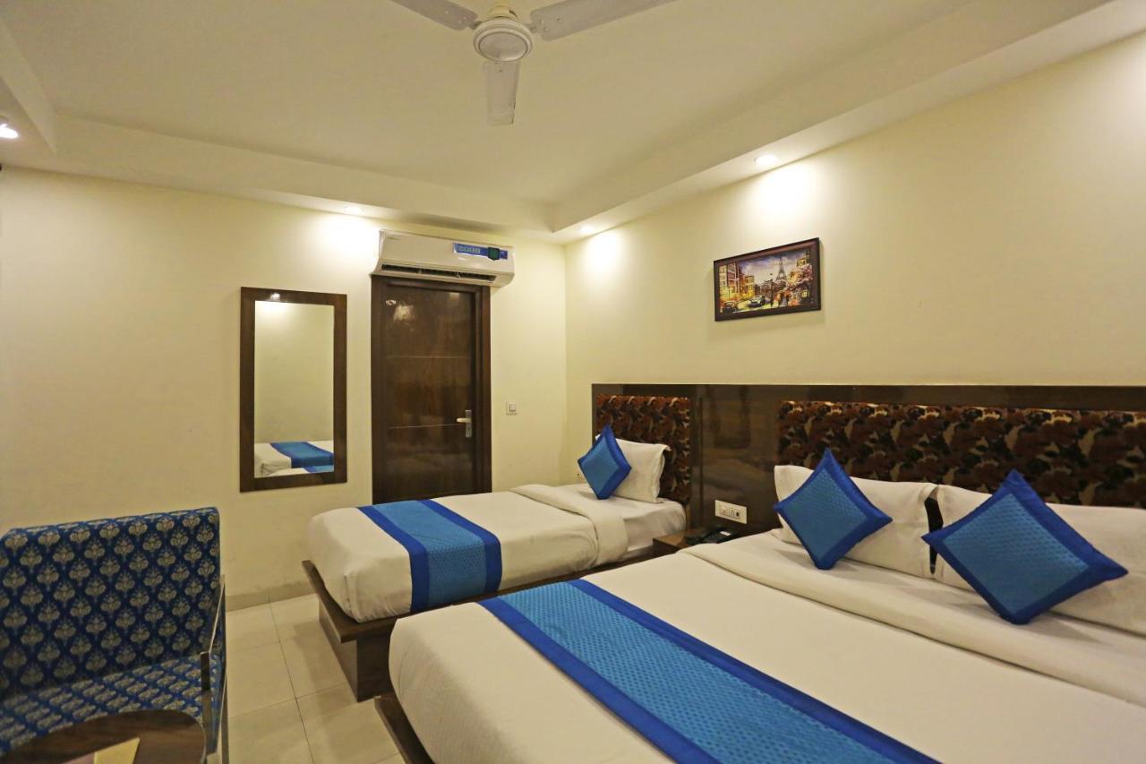 Hotel Emblem Suites- Near Delhi Airport New Delhi Luaran gambar