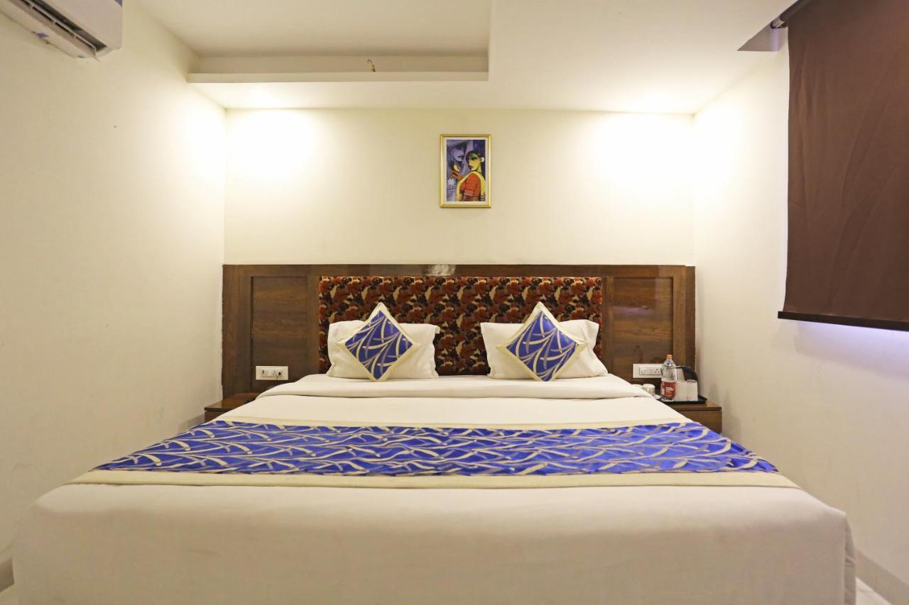 Hotel Emblem Suites- Near Delhi Airport New Delhi Luaran gambar
