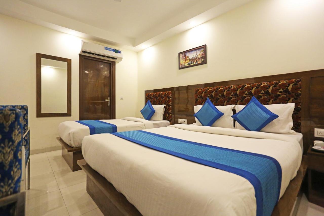 Hotel Emblem Suites- Near Delhi Airport New Delhi Luaran gambar