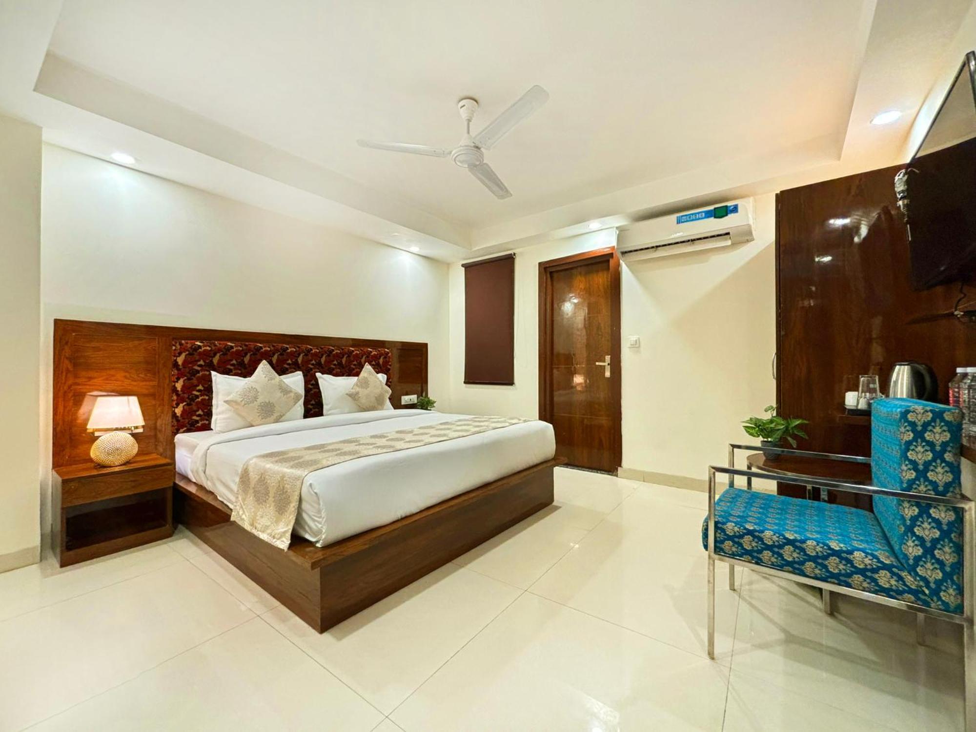 Hotel Emblem Suites- Near Delhi Airport New Delhi Luaran gambar