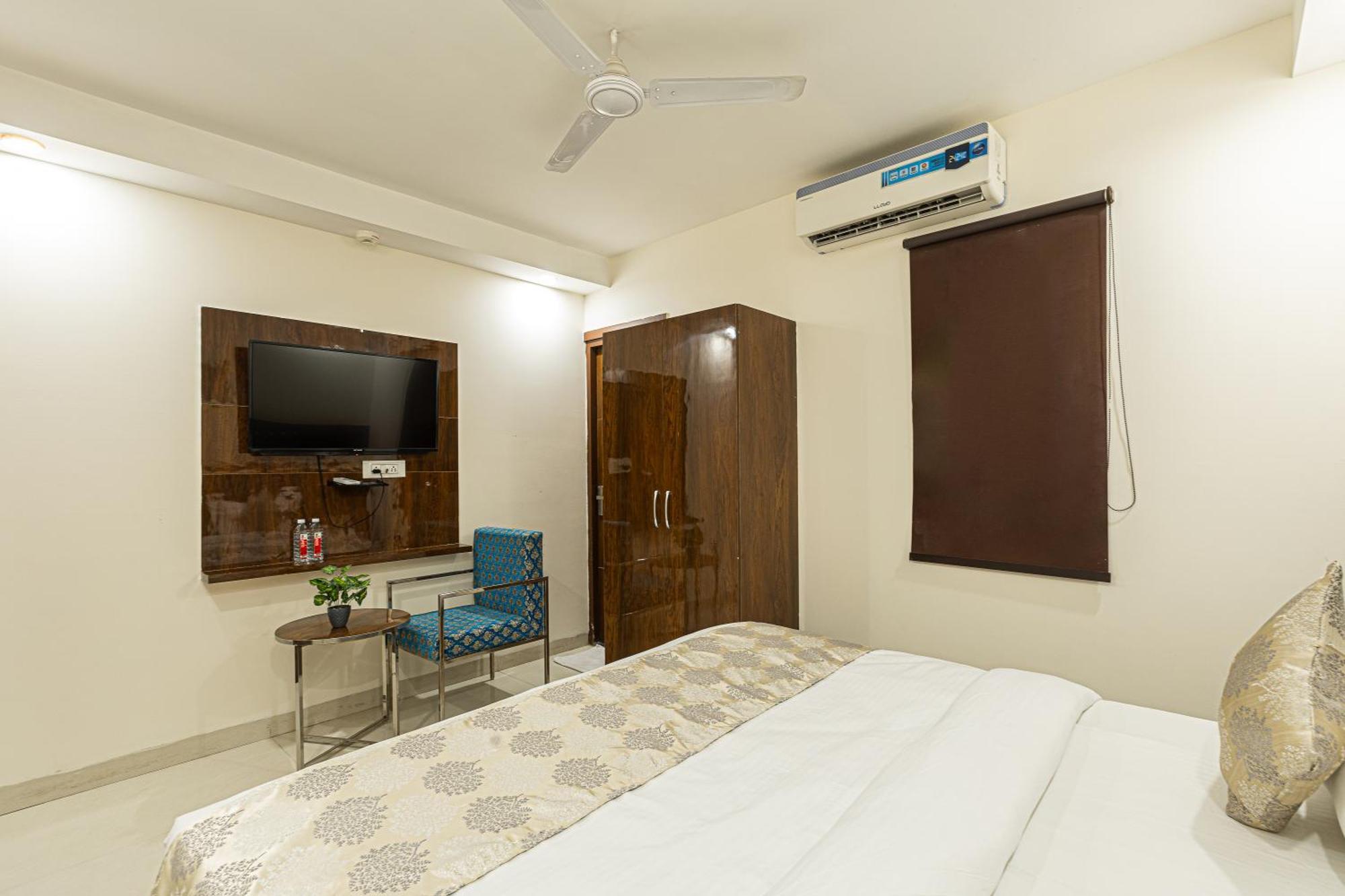 Hotel Emblem Suites- Near Delhi Airport New Delhi Luaran gambar