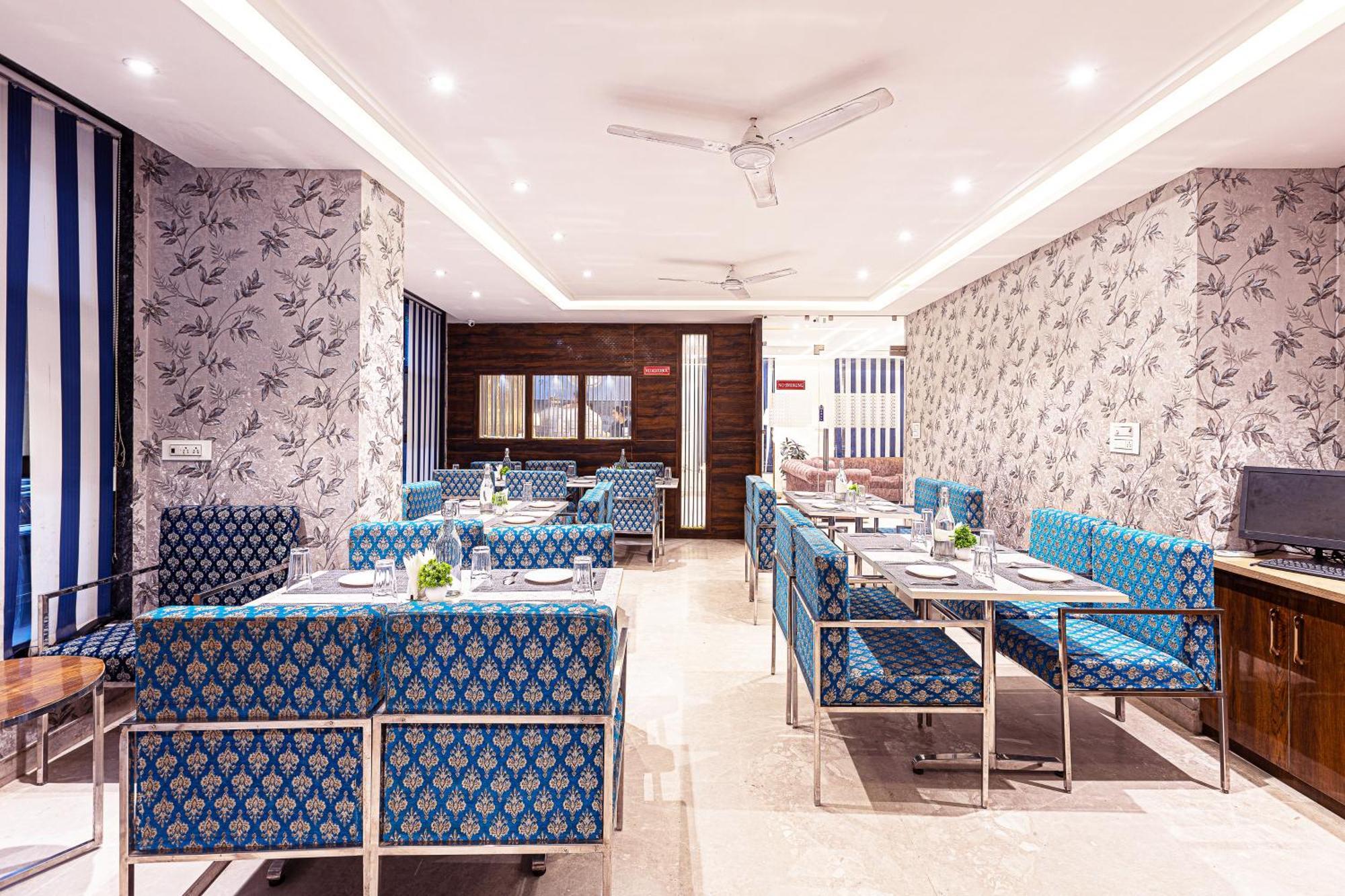 Hotel Emblem Suites- Near Delhi Airport New Delhi Luaran gambar